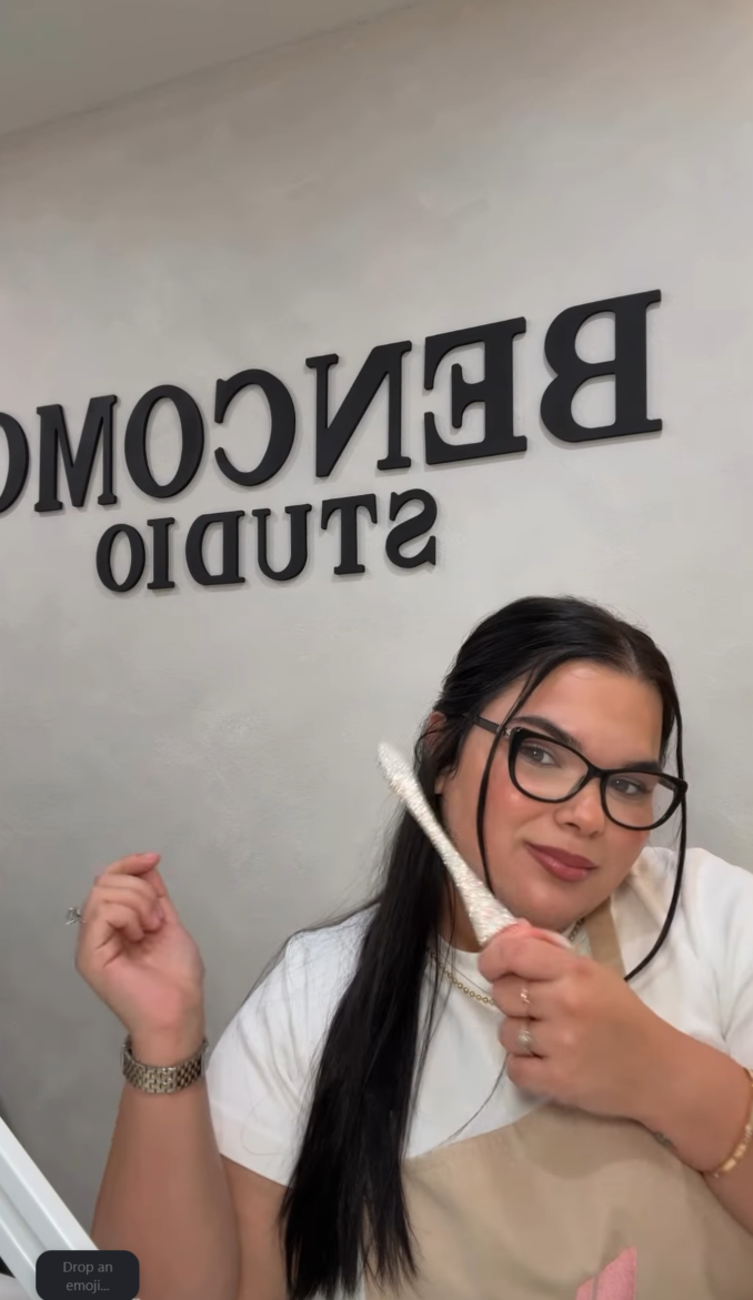 Nail artist en Bencomo Studio Cape Coral — servicio privado personalizado