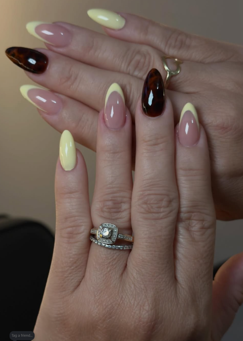 Gel-X french durazno con acento carey tortoiseshell — nail extensions Cape Coral Florida